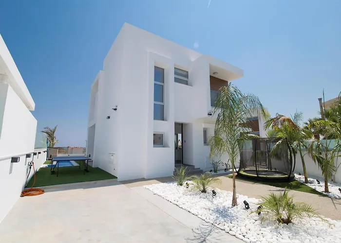 Villa Lynn Boutique Beachfront