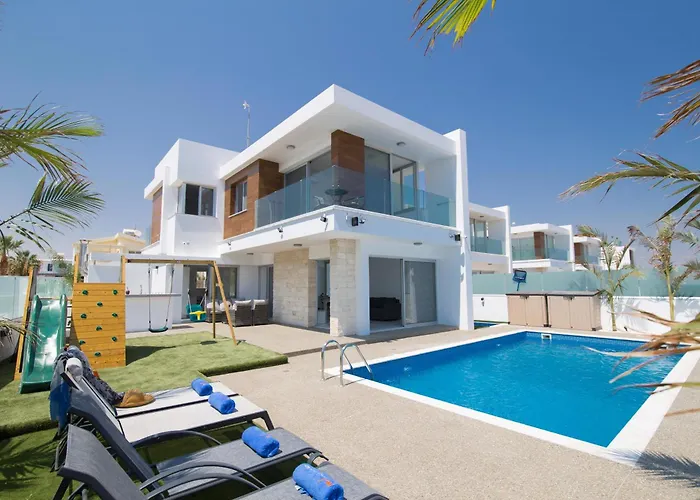 Villa Lynn Boutique Beachfront
